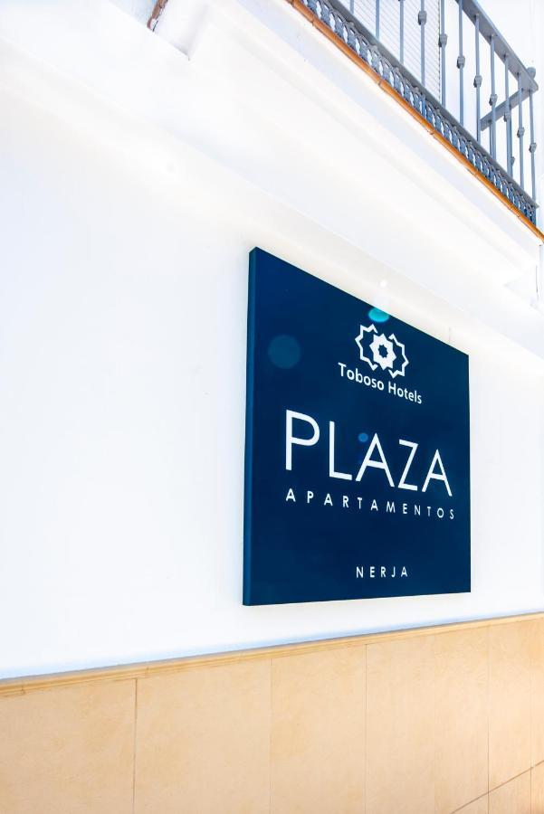 Apartamentos Toboso Plaza Nerja Exterior photo Plaza Apartments Nerja